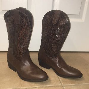 Cowboys boots size 6